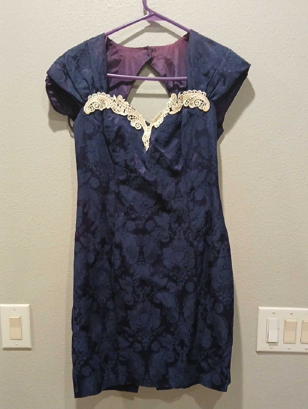 Steppin' Out 1980s Floral Dress Size 7 Navy and Cream Jacquard Cocktail Dress
